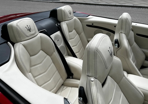 Maserati GranCabrio cena 299000 przebieg: 40700, rok produkcji 2015 z Warszawa małe 562